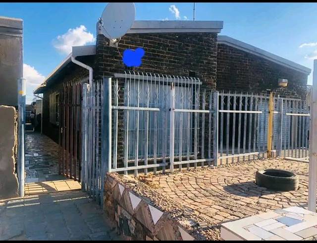 3 BEDROOM HOUSE FOR SALE IN TSAKANE EXT 5